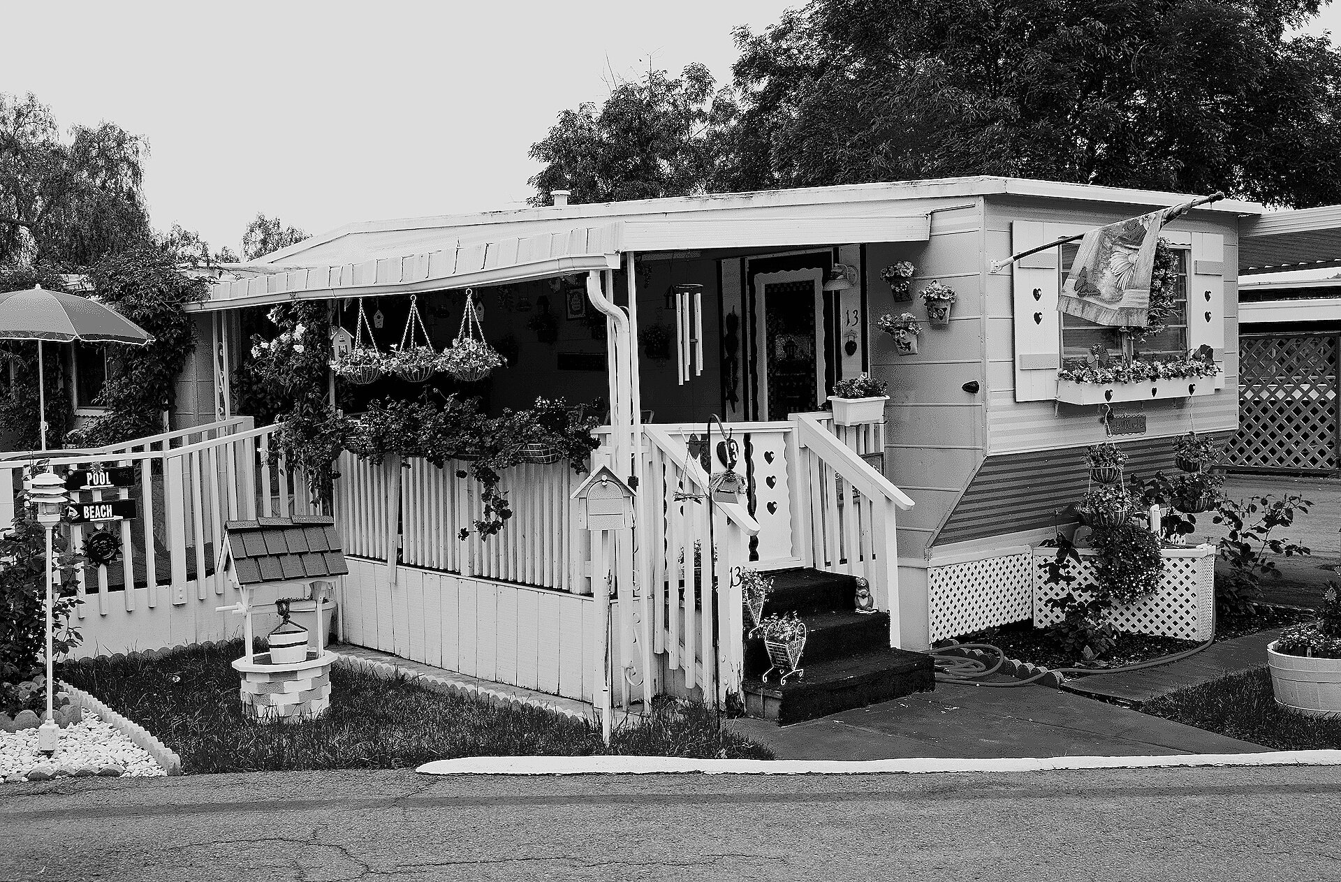 Every Mobile Home Escrow Is Different From The Next - Because there is a large variety when it comes to mobile homes, we see an equally large variety in mobile home escrow and title transfer requirements. For example, if a mobile home is under 40 feet, title transfer will be handled directly with the Ohio Department of Motor Vehicles. If a mobile home is over 40 feet, title transfer will be handled directly with the Ohio Department of Housing and Community.For each variation in a mobile home sale, there could be an equal variation in the paperwork required to complete the transaction accurately.To avoid a prolonged or inaccurate escrow processing, you will want to be sure to find an escrow officer that is experienced and knowledgeable in mobile home sales. A failure to do so could result in an incomplete transfer, back fees, and unnecessary hassle. With the right expert, you will have peace of mind in knowing that all required processes are completed accurately for the transfer of ownership.